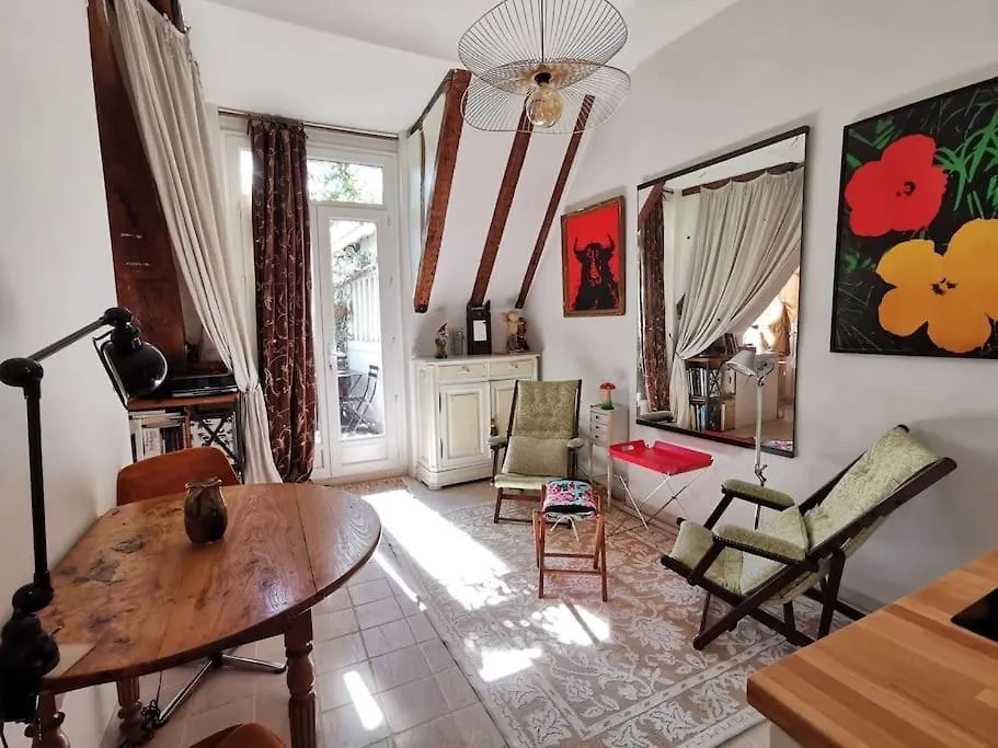 Joli Cocon Avec Terrasse Dans Le Marais Apartment Paris 0*,  France
